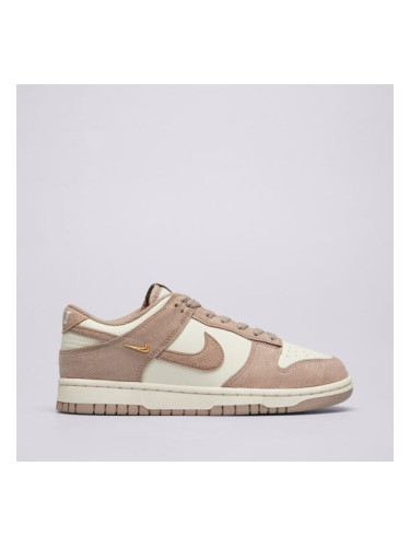 Nike W Dunk Low Nc дамски Обувки Маратонки IB4417-105 Бежов