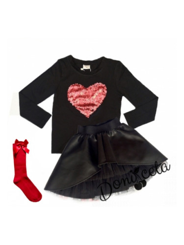 Комплект от кожена пола, блузка със сърце от пайети в черно и чорапи в
