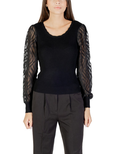 Черна блуза с прозрачни ръкави