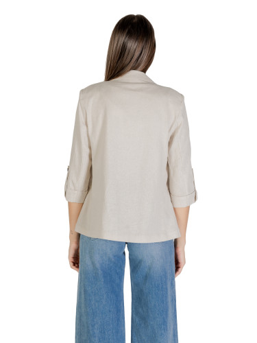 Само дамско яке