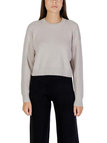 Дамски пуловер с дълъг ръкав