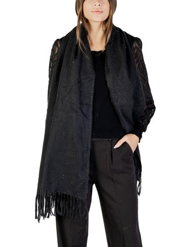 Черен шал с пискюли
