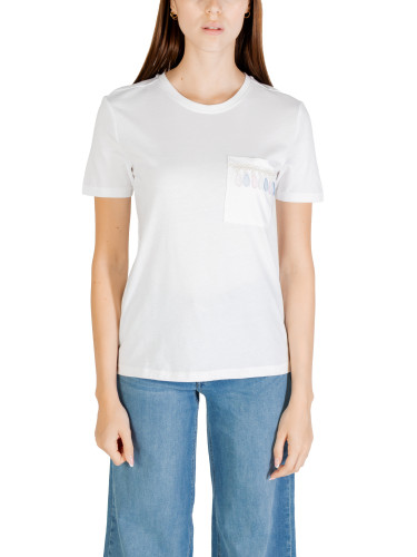 Само бяла тениска с къс ръкав