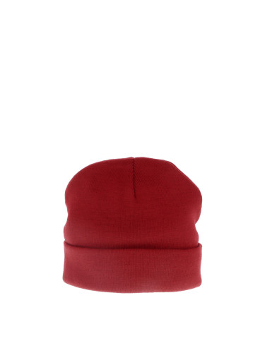 Червена шапка на шампиона