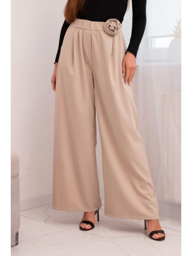 Елегантни панталони с флорална декорация