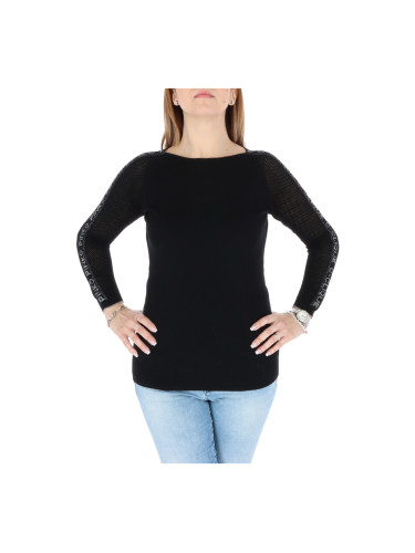 Черен пуловер с дълъг ръкав