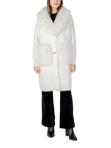 Бяло зимно палто с качулка