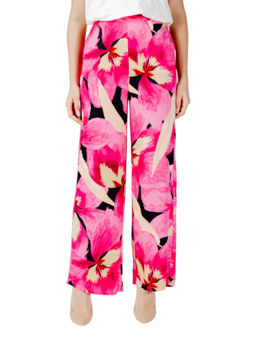 Само шарени панталони