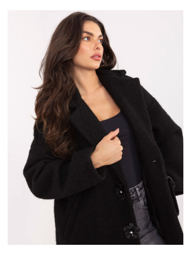 Черно палто с големи копчета