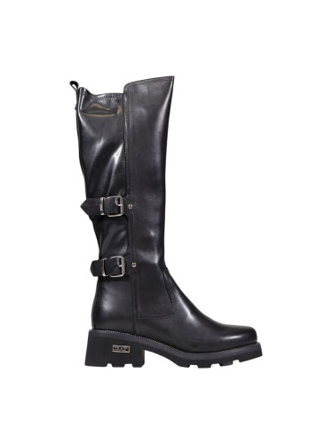 Култови черни кожени ботуши