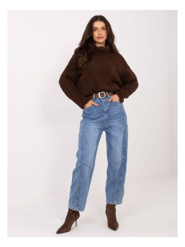 Тъмнокафяв пуловер с висока яка