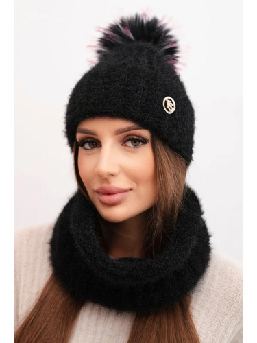 Дамски зимен комплект с помпон и грейка за врата