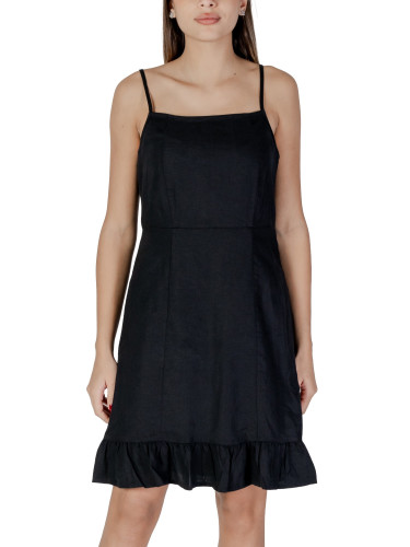 Черна мини рокля с презрамки