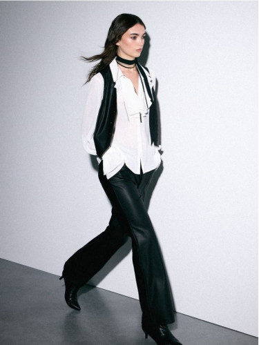 Mohito - Панталон flare - черен