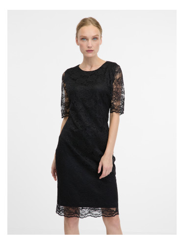 Черна дантелена рокля-калъф