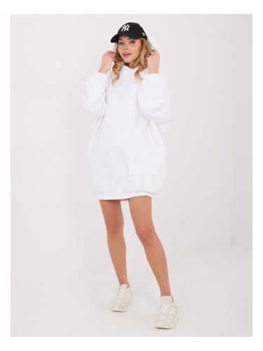 Бял суичър с качулка