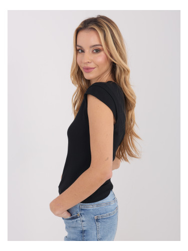 Черна тениска с къс ръкав