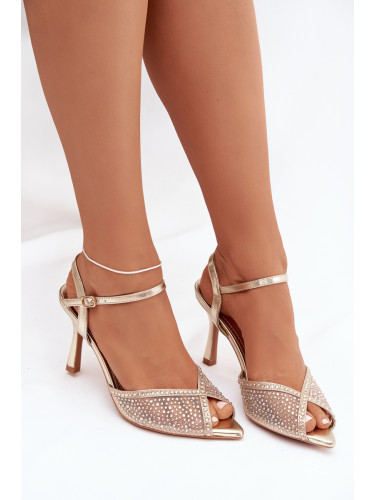 Дамски сандали на висок ток с декорация