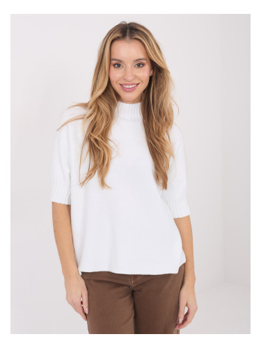 Дамски пуловер в екрю