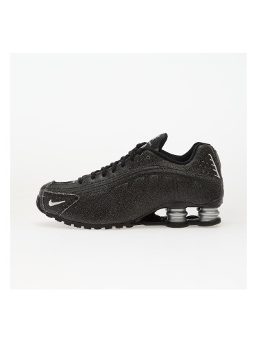 Сникърси Nike Shox R4 Qs Black/ Sail-Lt Smoke Grey-Metallic Silver EUR 38