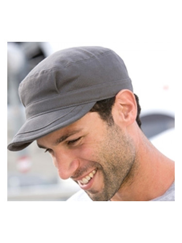 Шапка с козирка