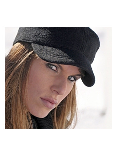 Шапка с козирка зимна