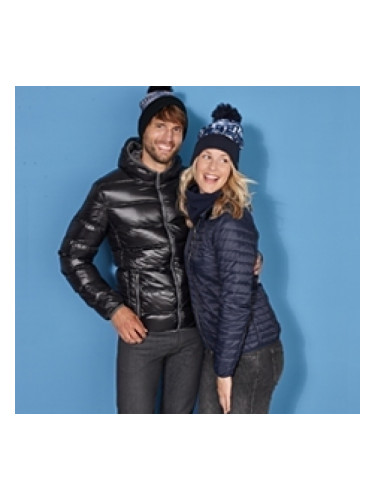 Зимна шапка с пискюл 