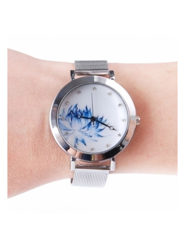 Сребърен часовник с цвете