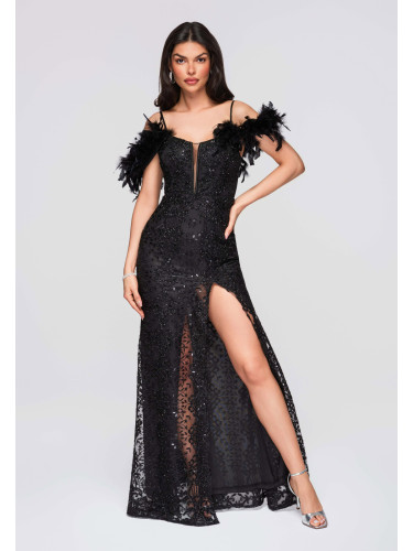 Луксозна вечерна рокля с пера