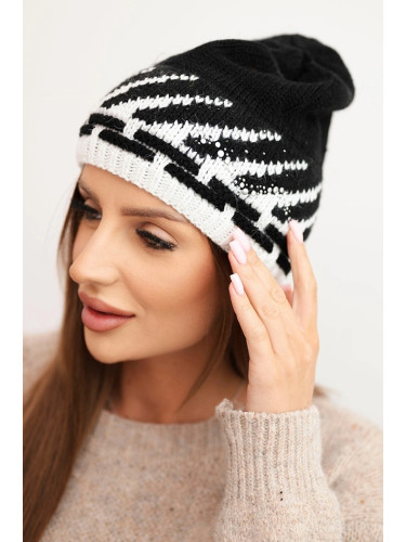 Дамска зимна шапка с геометричен модел