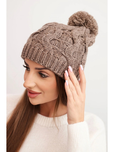 Дамска зимна шапка с плетен модел и помпон