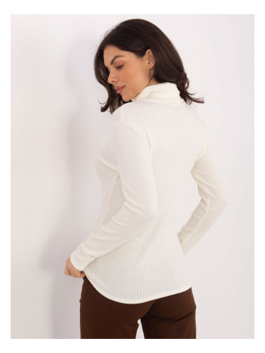 Дамски пуловер с висока яка в екрю