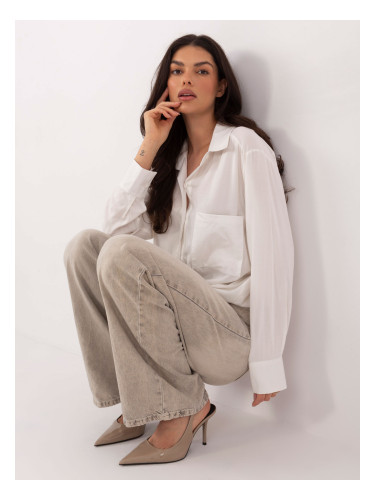 Бяла едноцветна риза