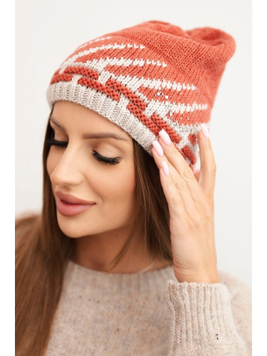 Дамска зимна шапка с геометричен модел