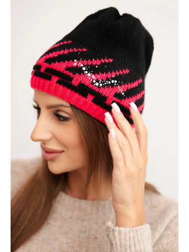 Дамска зимна шапка с геометричен мотив и кристали