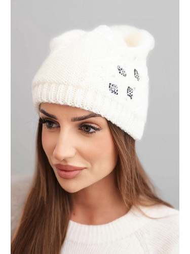 Дамска зимна шапка Кеси с апликации