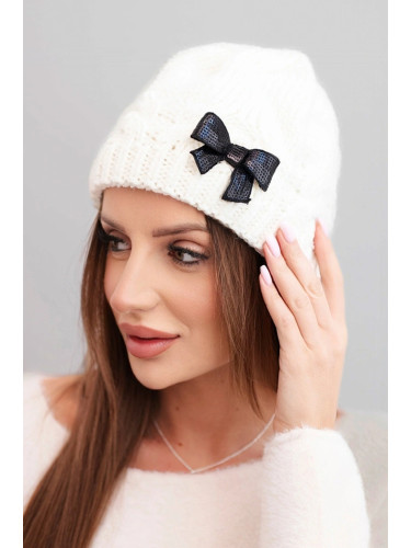 Дамска зимна шапка с декоративна панделка K438 екрю