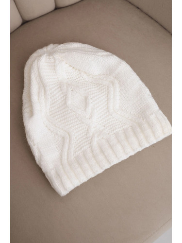 Поларена шапка Kesi Sylwia K244 бяла