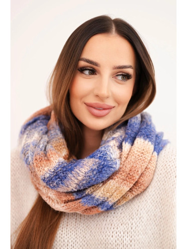 Дамски зимен шал, изработен от вълнена смес