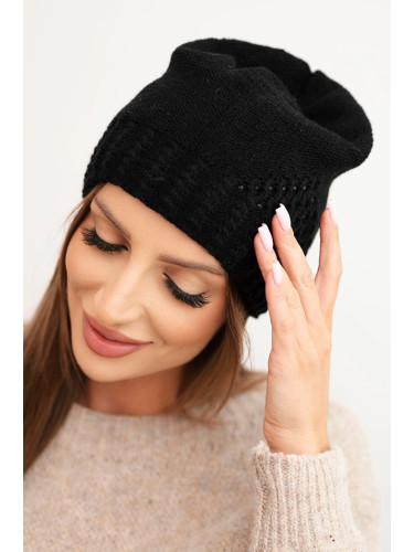 Дамска зимна шапка с декоративен мотив и кристали