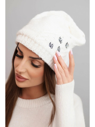Дамска зимна вълнена шапка с апликации K468 бяла