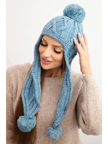 Дамска зимна шапка с помпони и удължени страни