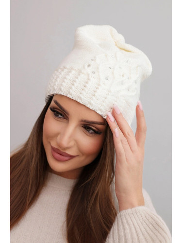 Дамска зимна шапка Кеси с пайети и плитка