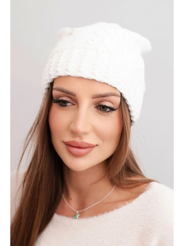 Дамска зимна вълнена шапка с релефен модел