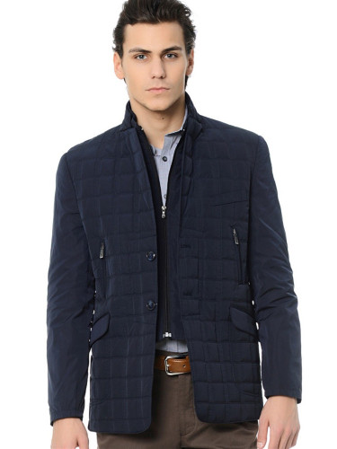 Ватирано яке с цвят на едър дървесен прашец, тъмносиньо