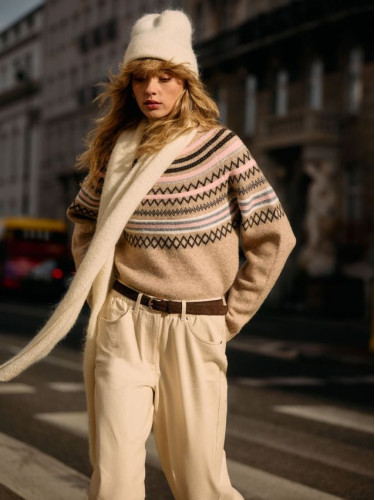 Mohito - Пуловер с шарки - бежово