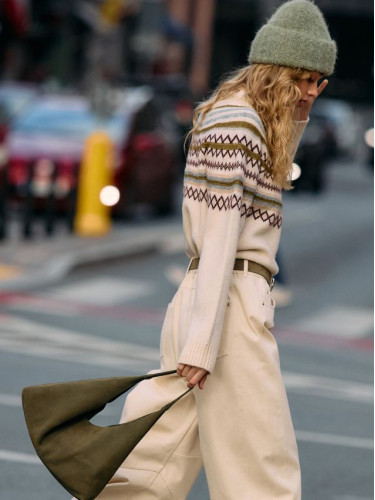 Mohito - Пуловер с шарки - кремaво