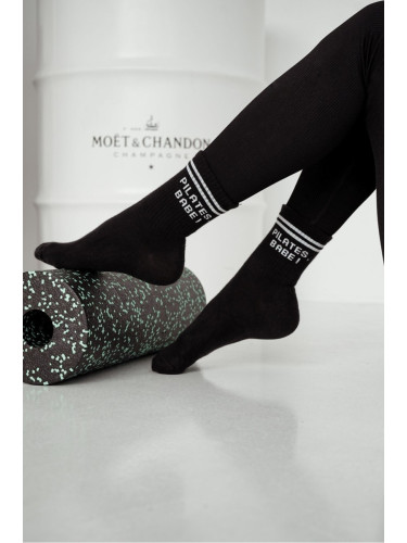 Дамски чорапи Милена с червен надпис PILATES BABE