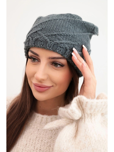 Дамска зимна шапка с декоративен мотив