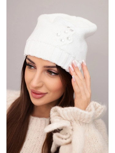 Дамска зимна шапка с цвете и кристали